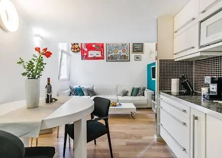 Chill In The Mezzanine At A Retreat Near The Palace 斯普利特